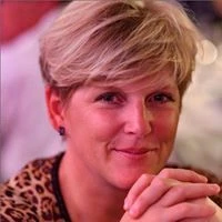 Nina F. image