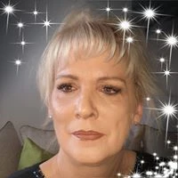 Doris W. image