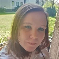 Jenny L. image